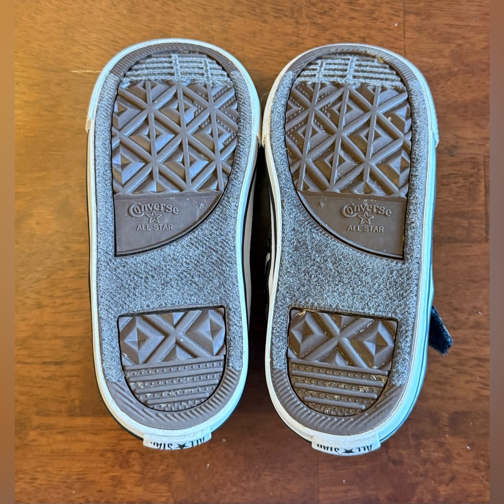 CONVERSE Chuck Taylor All Star Shark Bite Easy-On Toddler Sz 10✨ - Picture 5 of 6